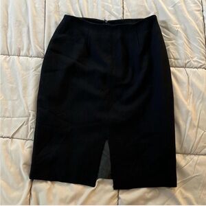 Lew Magram size 4 black abound the knee pencil skirt